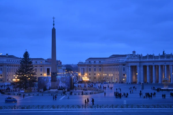 Площадь Св. Петра вечером