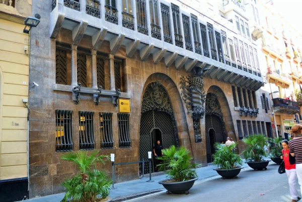 Дворец Гуэль (Palau Güell)