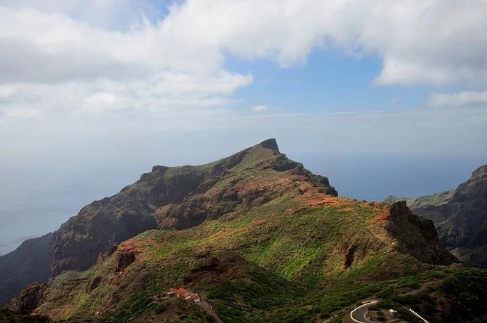 Горная дорога между SANTIAGO TEIDE и BUENAVISTA
