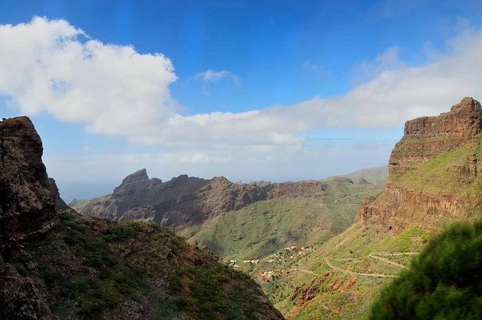 Горная дорога между SANTIAGO TEIDE и BUENAVISTA
