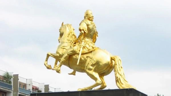 Статуя Августа Сильного в Дрездене (Золотой всадник)