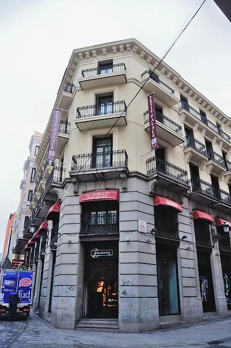 Отель "Petit Palace Londres"