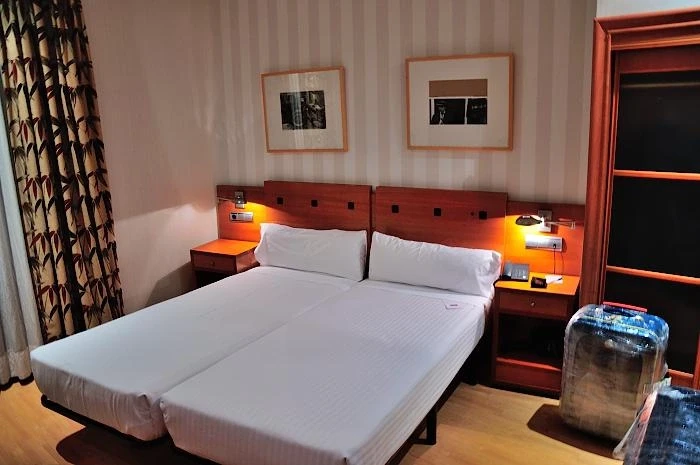 Отель "Petit Palace Londres"