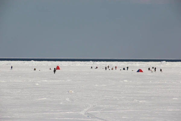Охотское море, рыбаки