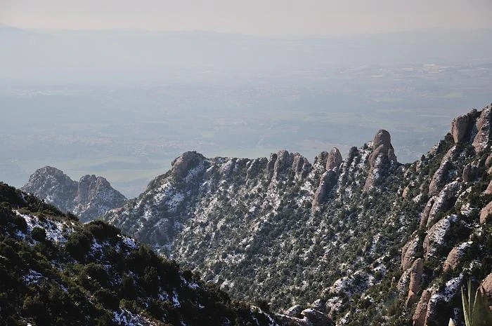 Маршрут 4: Верхняя станция фуникулера Сант-Жуан - дорога La Serra Llarga - Святая Пещера – Монастырь / часть пути