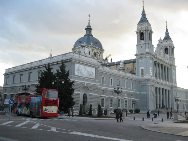 Кафедральный Собор Almudena