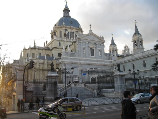 Кафедральный Собор Almudena