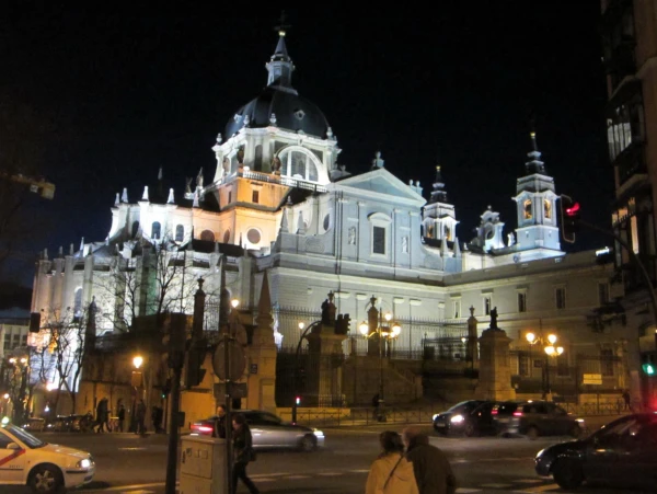 Кафедральный Собор Almudena