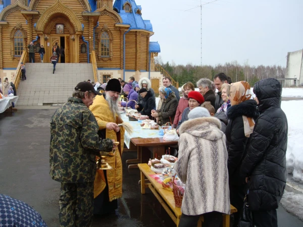 Освящение куличей в Звездном