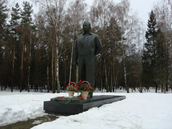 Памятник Гагарину