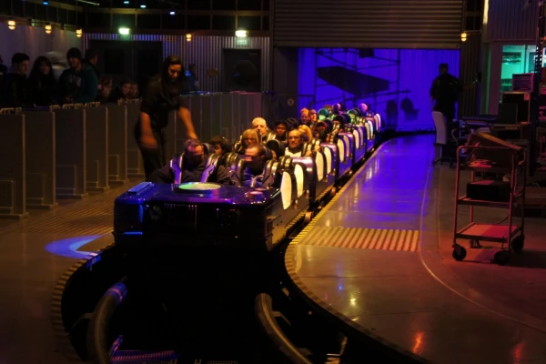 Rock ’n’ Roller Coaster - очень крутые горки