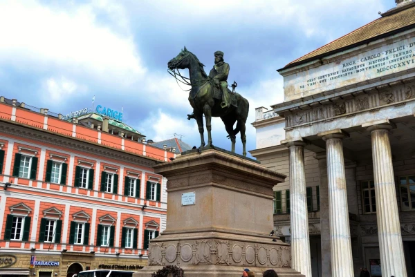 Piazza Ferrari. Памятник Джузеппе Гарибальди