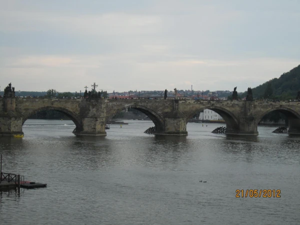 Карлов Мост с воды.