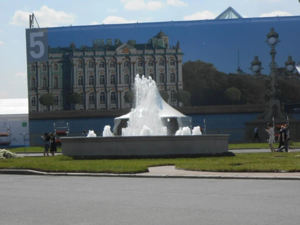 фонтаны Ленэкспо (купаться в них не разрешалось)