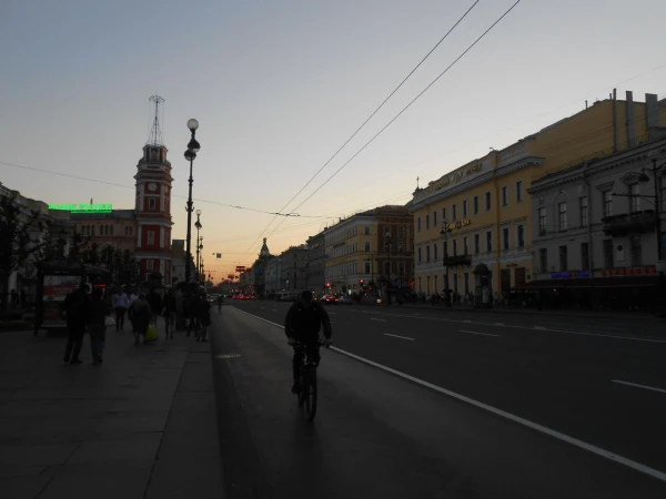 Что даже если он хитер, он чего доброго не спер добро народа