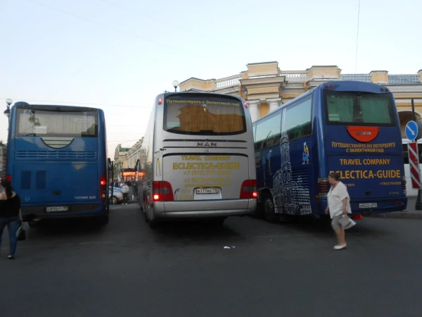 экскурсионные автобусы - смотреть город белыми ночами