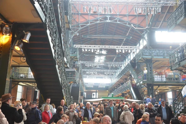Внутри Main Hall 
