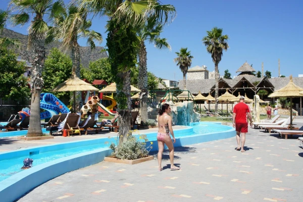Аквапарк возле пляжа Star Beach