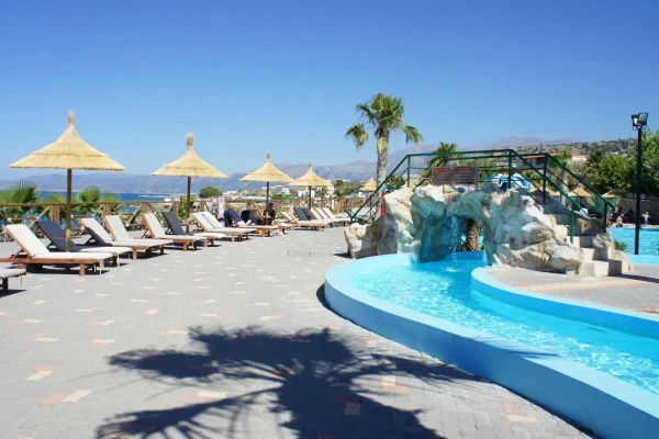 Аквапарк возле пляжа Star Beach