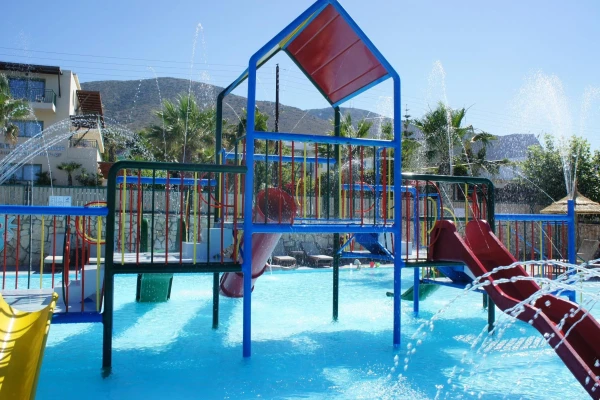 Аквапарк возле пляжа Star Beach