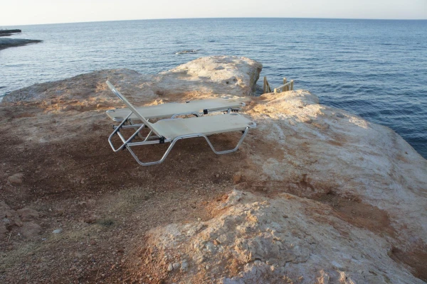 Возле бара Porto Greco