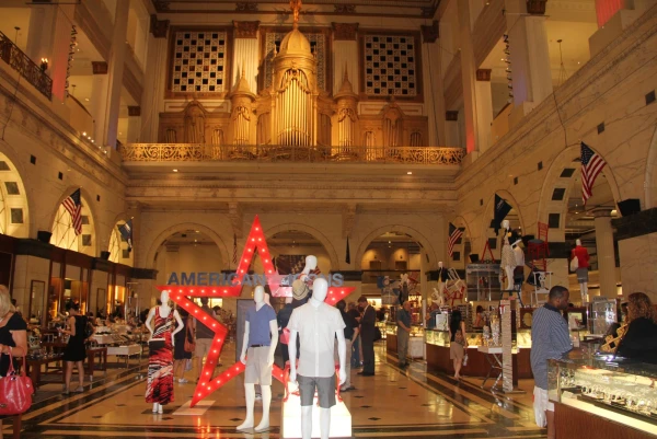 Филадельфия. Американские иконы стиля в Macy's.