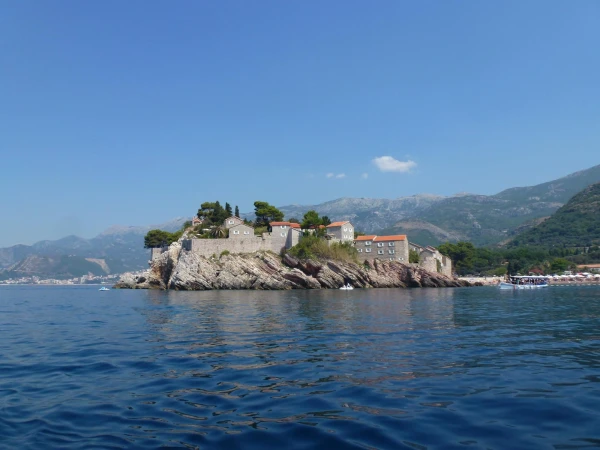 Св. Стефан. Вид с моря.