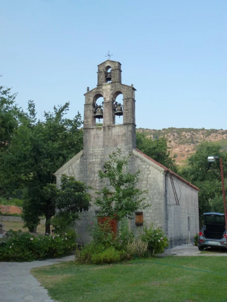 Кладбищенская церковь.