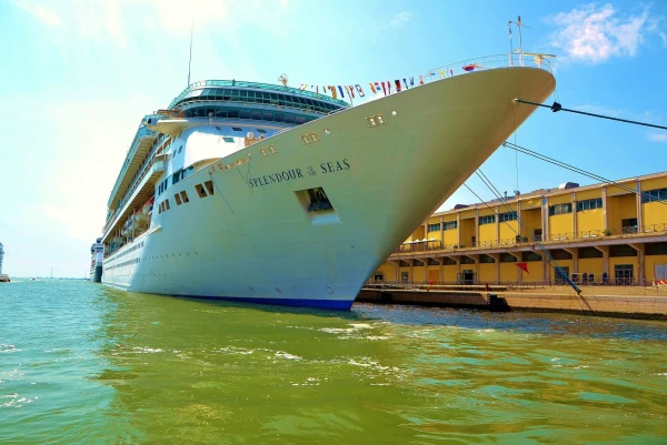 Splendour of the Seas  