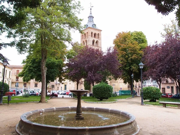 Plaza de la Merced и уютный скверик