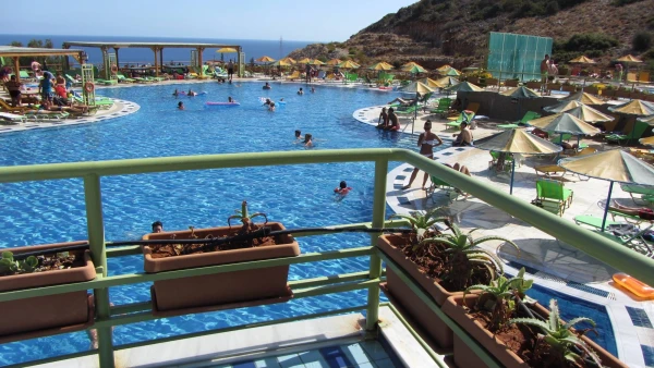 ERI SUN VILLAGE & WATER PARK 