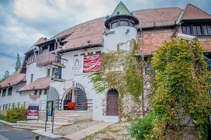 Ресторан «Bagolyvar» 