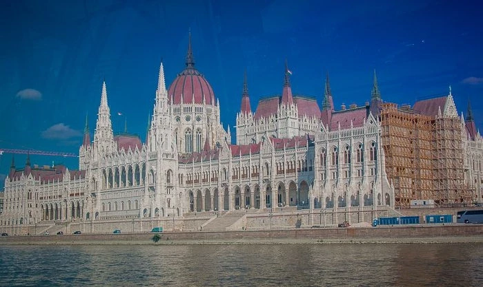 Парламент