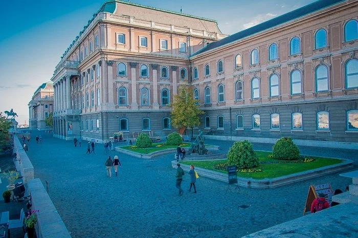 Королевский дворец 