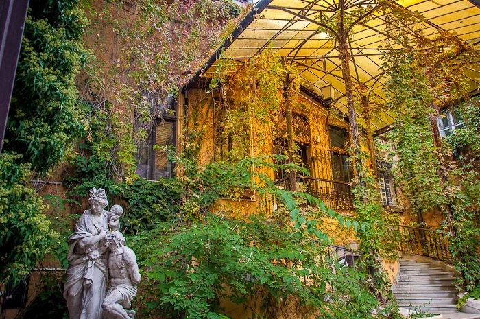 Ресторан «Epiteszpince», Вход 
