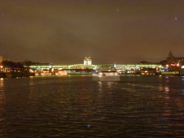 Один из мостов на Москва-реке