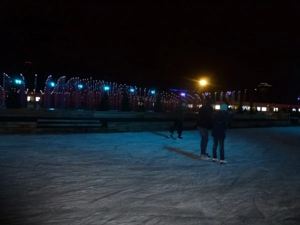 Каток в ЦПКиО Горького