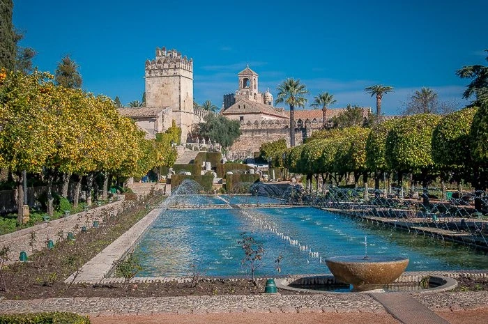 Алькасар (Alcazar de los Reyes Cristianos)