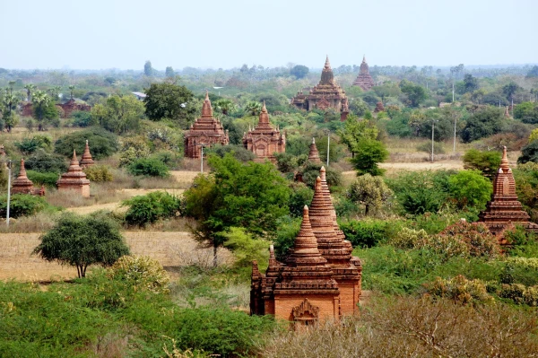 вид с пагоды Dhamma-ya-zi-ka