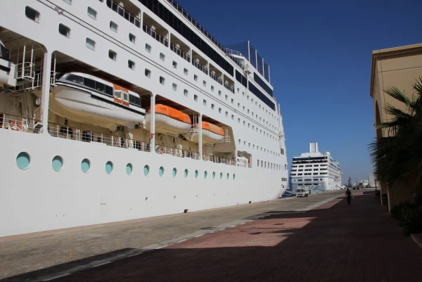 Costa neoRiviera 4* в порту Рашид.