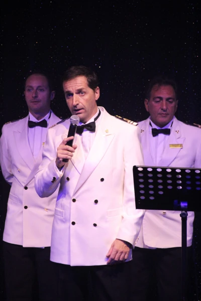 Капитан Costa neoRiviera 4* Andrea Bardi.