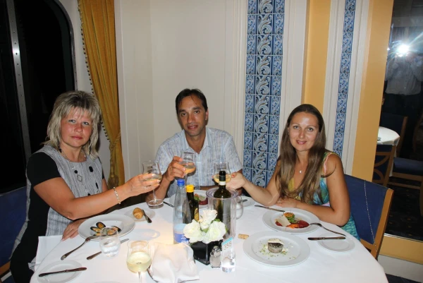 Ужин в ресторане Saint-Tropez.