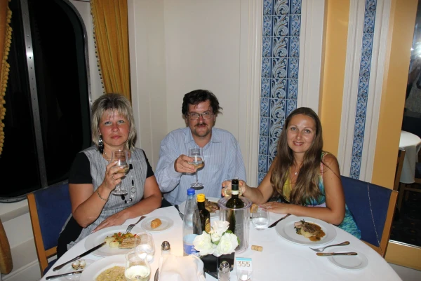 Ужин в ресторане Saint-Tropez.