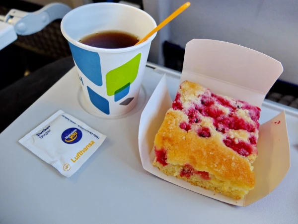 Лёгкий перекус на внутренних авиалиниях  Lufthansa?
