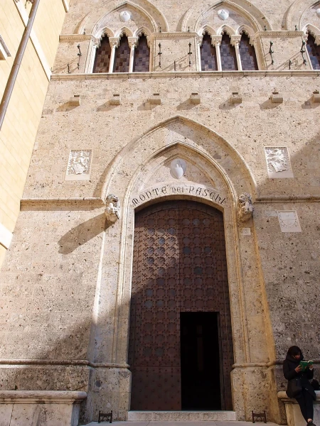Monte dei Paschi di Siena  - банк здравствует с 1472 года!
