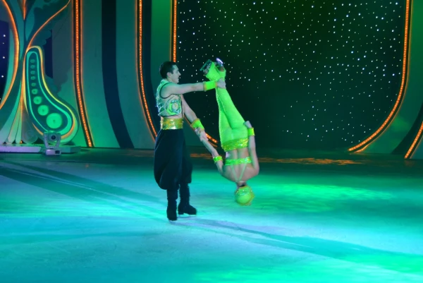 Ледовое шоу "Ice Under the Big Top"  