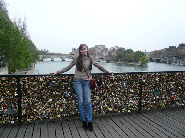 Мост Искусств (pont des Arts или passerelle des Arts) — первый металлический мост Парижа через реку Сену