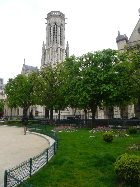 церковь Сен-Жермен-л’Осеруа (L'église Saint-Germain-l'Auxerrois) — церковь св. Германа Осерского