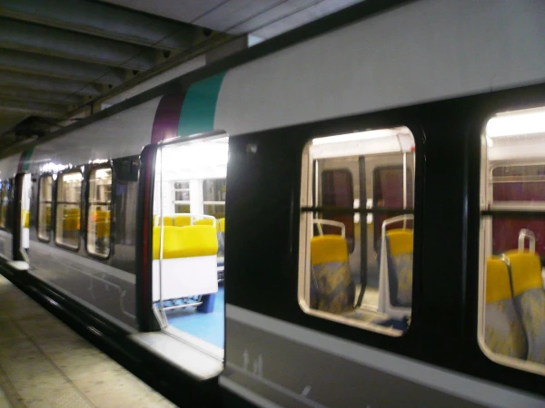 вагон поезда RER