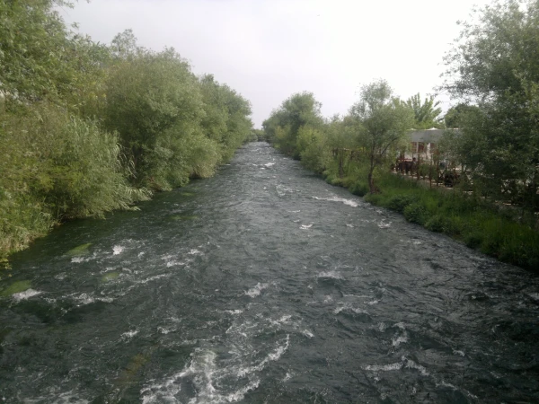 впереди водопад... Сейчас-сейчас....